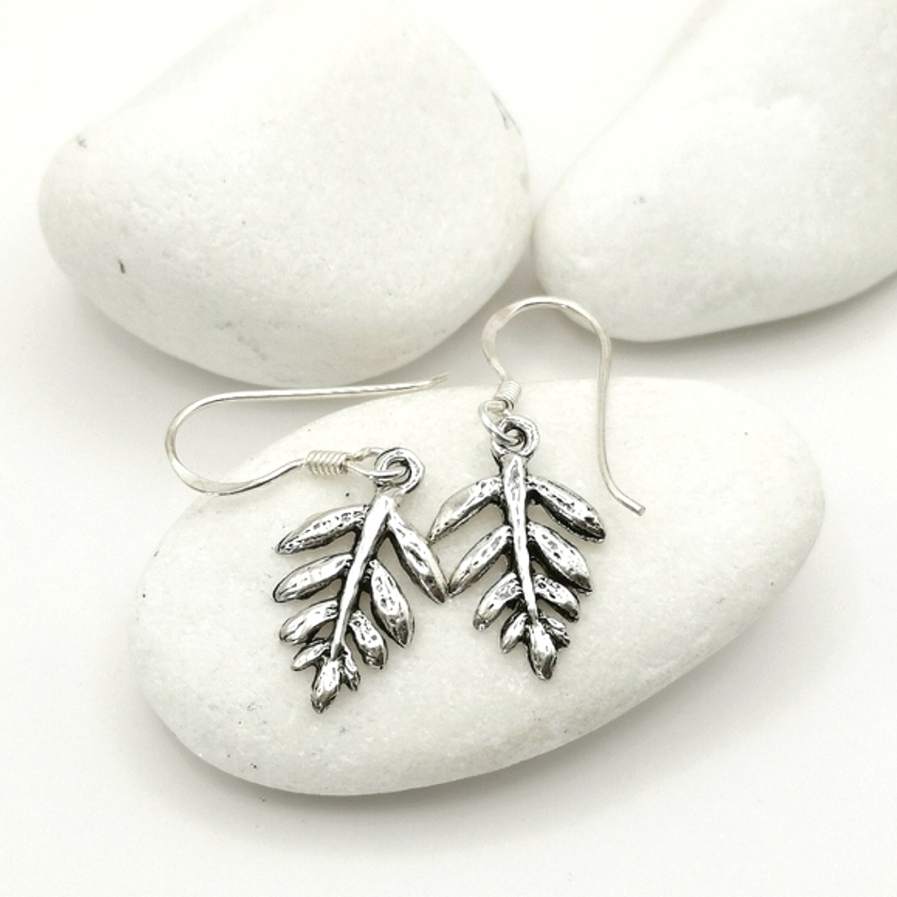 Leaf dangle drop earrings in Sterling Silver 🆕 Nature Inspired